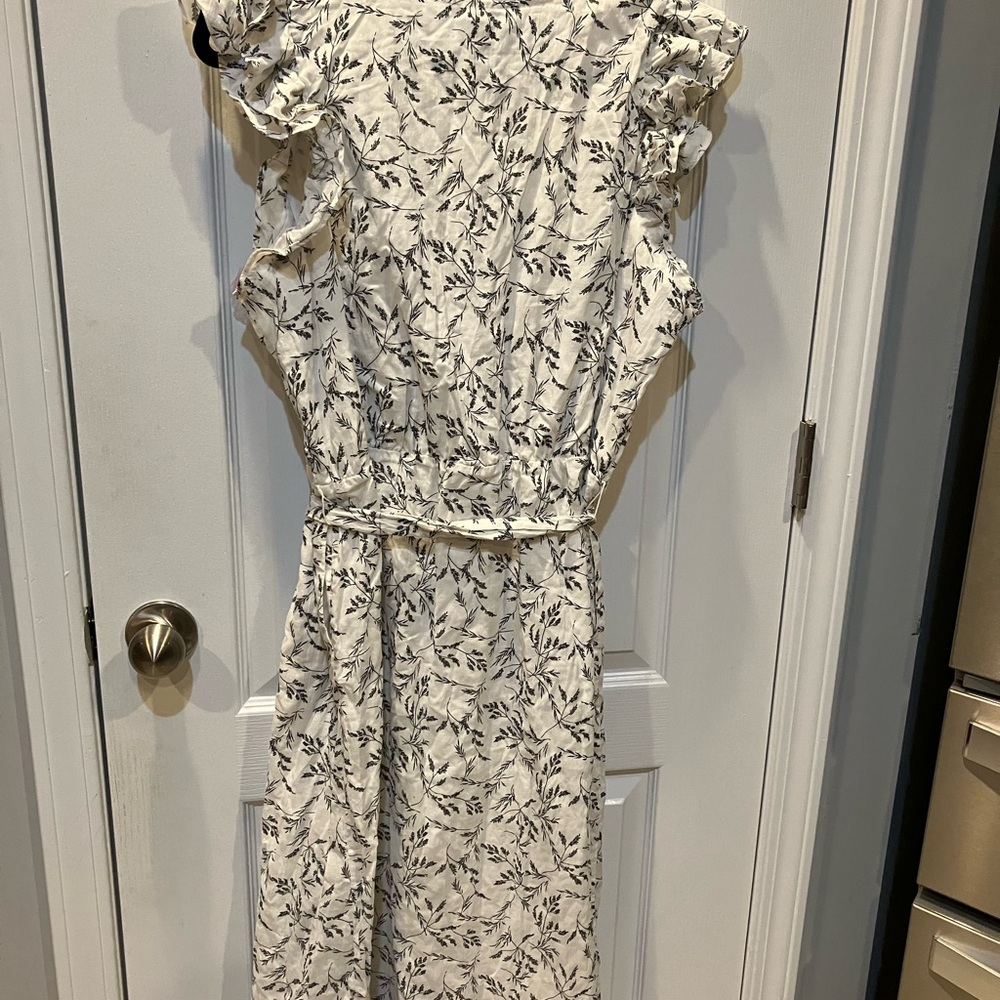 Plus size dress - Picture 2 of 5
